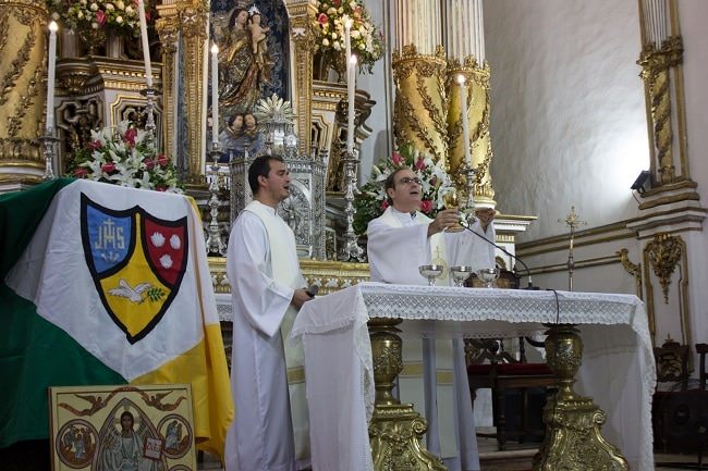 Peregrinação do Vieira à Basílica do Bonfim reúne cerca de 200 pessoas