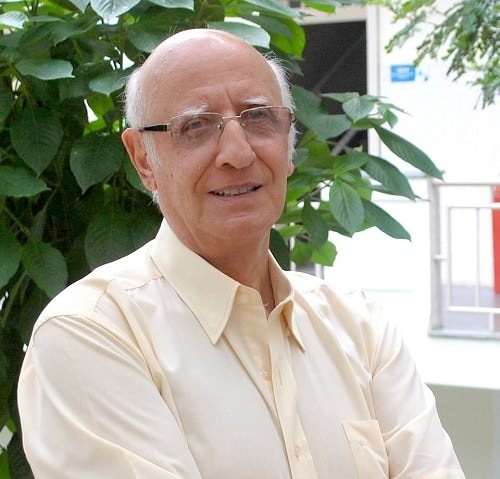 Pe. Domingos Mianulli recebe prêmio como promotor da paz e dos direitos humanos