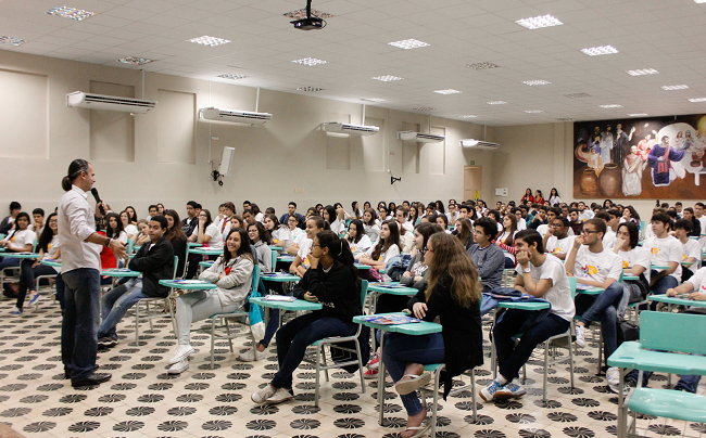 Alunos da 3ª série EM participam da Jornada de Informação Profissional