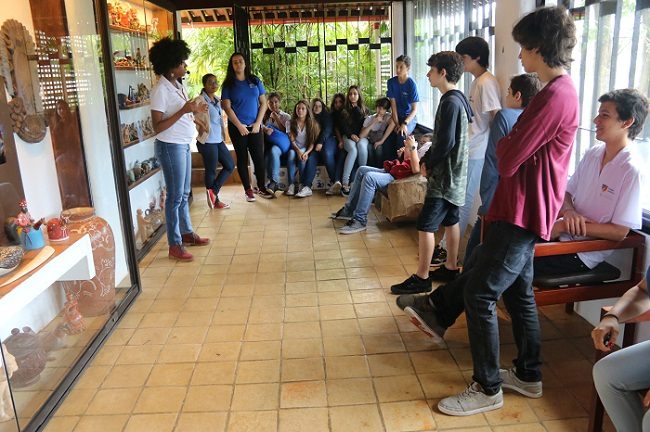 Alunos do 9º ano EF ampliam conhecimento sobre a biografia de Jorge Amado