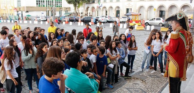 Alunos do 8º ano EF realizam estudo transdisciplinar sobre a colonização da Bahia