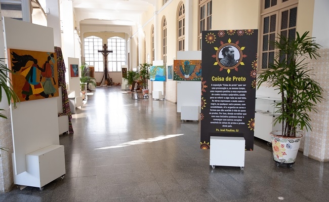 Exposição “Coisa de Preto” fica em cartaz até 31/07 no Vieira