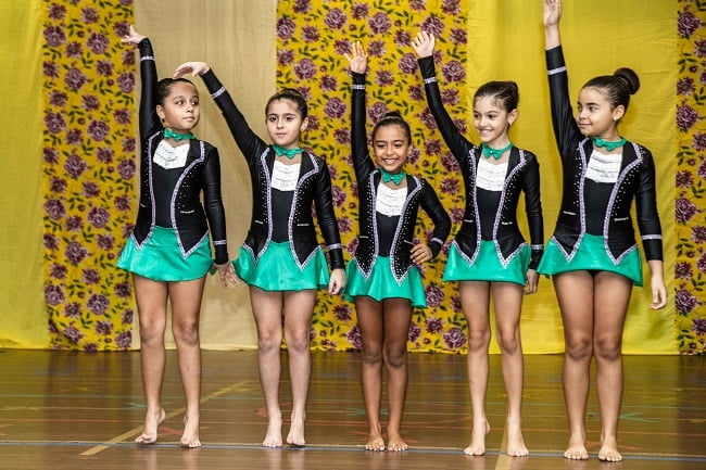Coreografias encantam familiares na Mostra Criativa de GR