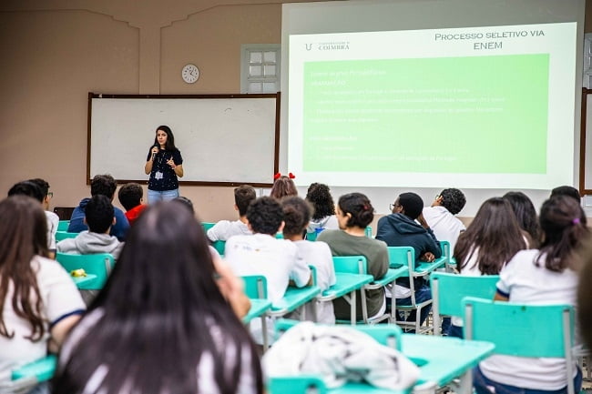 Palestras com instituições de ensino e profissionais marcam semestre da 3ª série EM