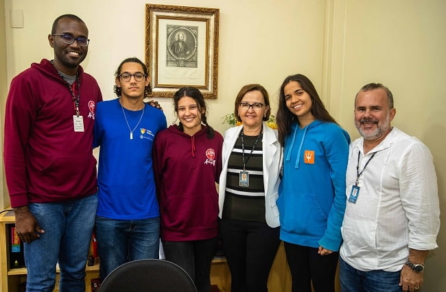 Alunos do Vieira integram encontro de formação de lideranças inacianas na Colômbia