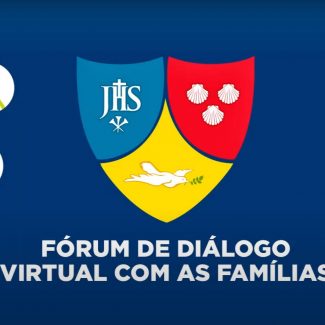 Diálogo virtual com as famílias