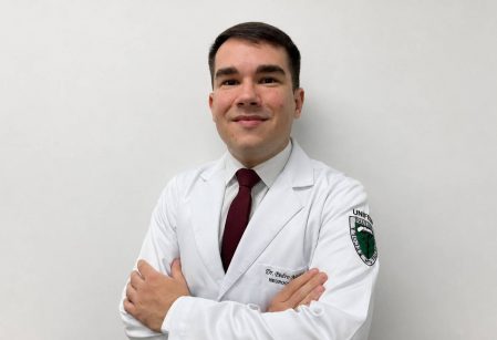 Ex-aluno do Vieira, neurocirurgião Pedro Ramiro Muiños conquista 1º lugar na Prova de Título da SBN