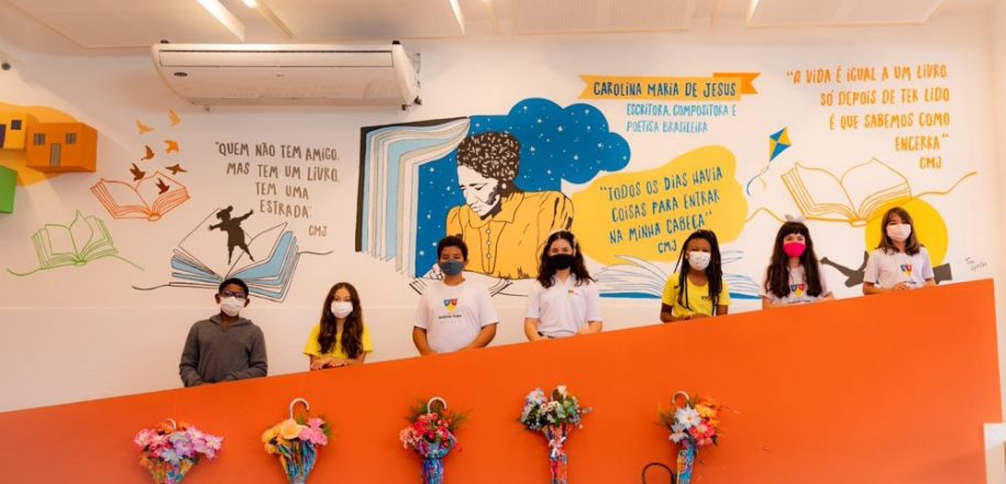 Biblioteca do Vieirinha ganha painel em homenagem à escritora Carolina Maria de Jesus