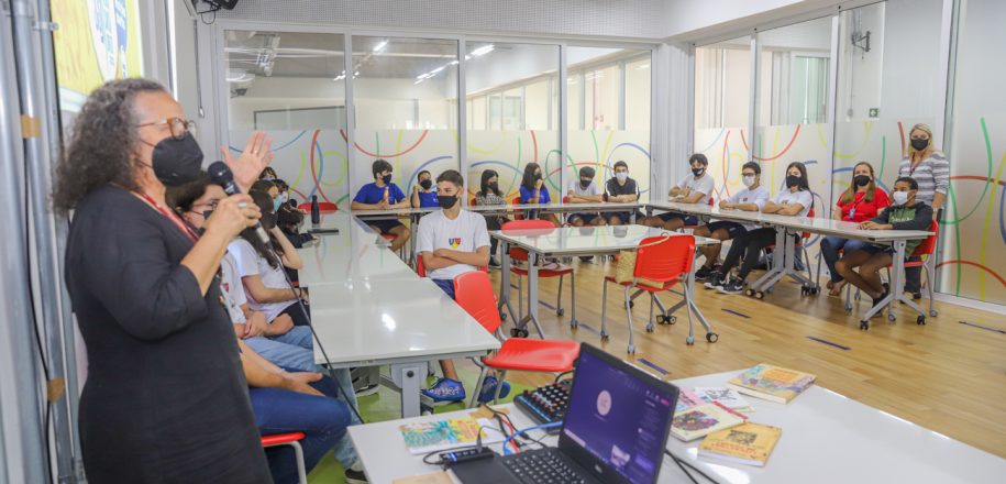 Produção de cordéis científicos valoriza cultura regional e estimula pensamento crítico