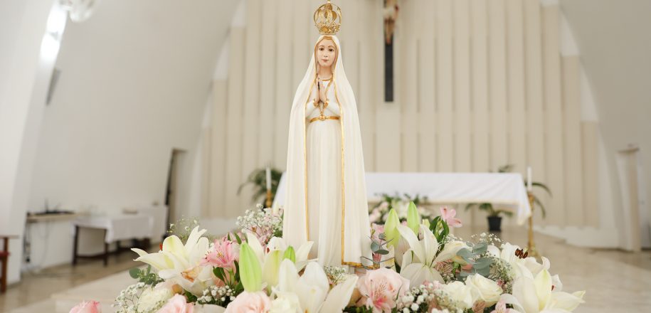 Devotos de Nossa Senhora de Fátima reúnem-se em santuário no Vieira em preces pela paz