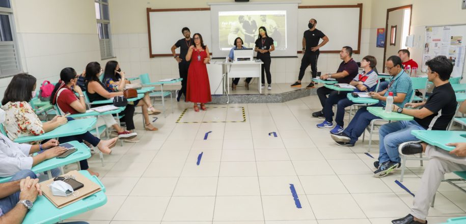 Reuniões da equipe pedagógica da 2ª EM ampliam ações formativas do Vieira