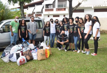 Estudantes do Vieira participam de Dia de Formação e ações de voluntariado