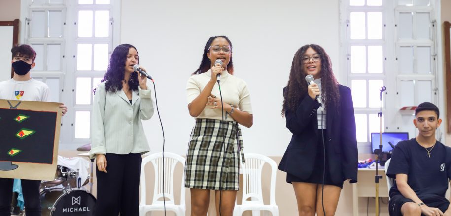 Estudantes abordam conflitos e avanços do século 21 no Projeto Ethos