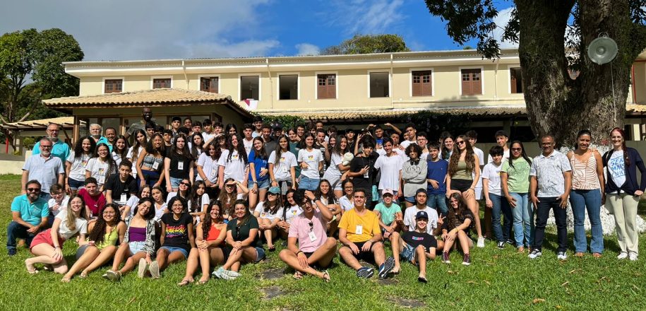Estudantes do 9º ano EF participam de evento Luz Maior em Mar Grande