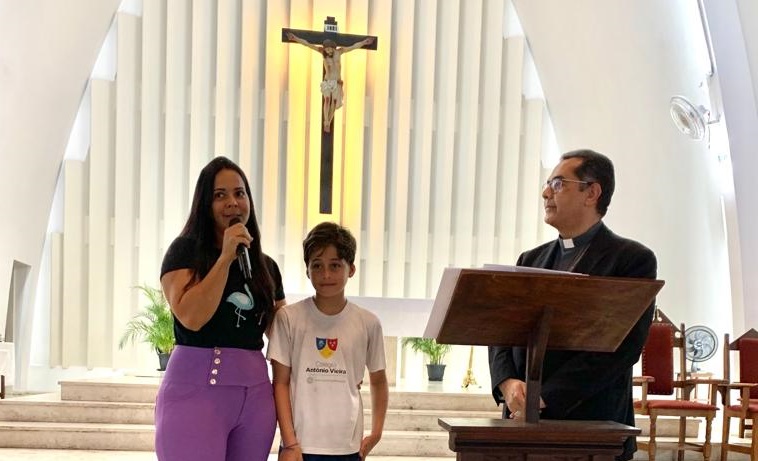 Bispo auxiliar da Arquidiocese de Salvador participa de formação da catequese do Vieira