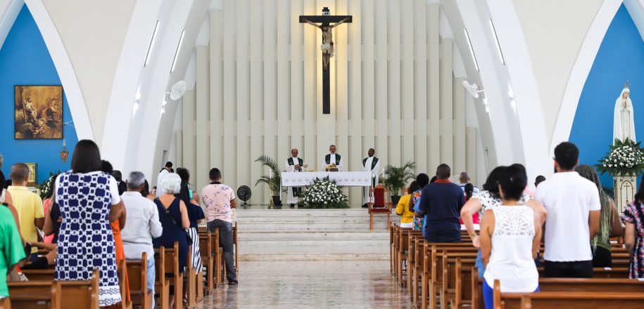 Colaboradores do Vieira celebram abertura do ano letivo no Santuário N. Sra. de Fátima