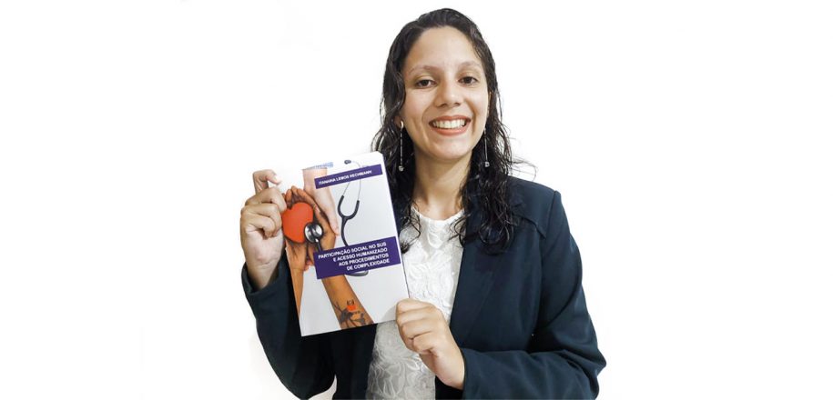 Especialista em bioética, ex-aluna do Vieira lança livro sobre Direito à Saúde