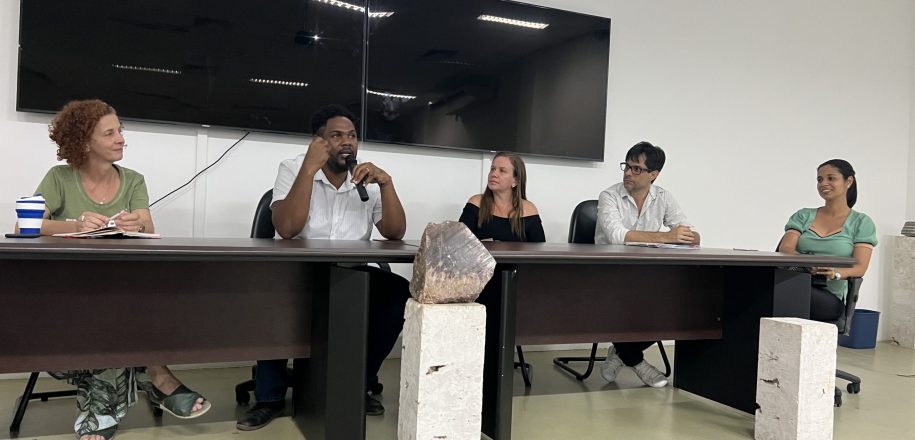 Práticas pedagógicas no bosque e laboratórios do Vieira são tema de mesa-redonda na Ufba