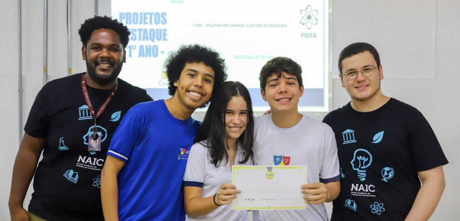 Naic premia projetos de destaque da Expociência, promove workshop e lança revista científica