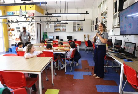 Ludicidade marca início das aulas das Oficinas RobotiCAV para crianças estreantes na atividade