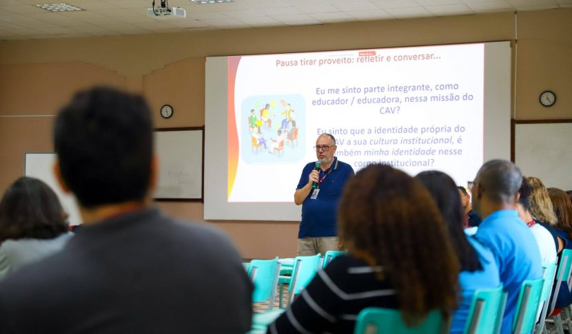 Cultura organizacional e caráter identitário da missão educativa jesuíta são tema de formação para colaboradores do Vieira