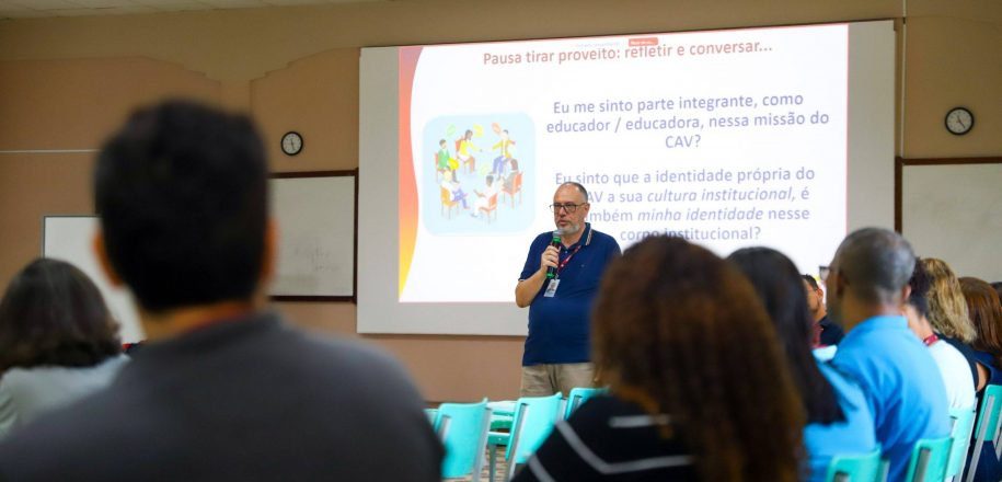 Cultura organizacional e caráter identitário da missão educativa jesuíta são tema de formação para colaboradores do Vieira