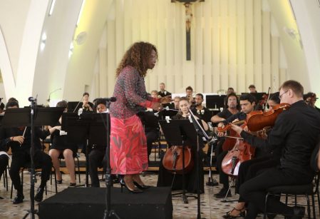 Concerto com óperas italianas encanta público em série de apresentações da Osba no santuário do Vieira