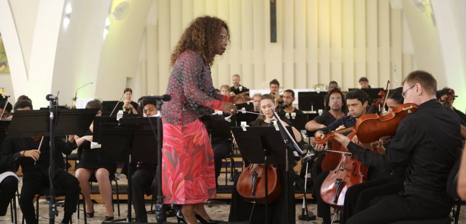 Concerto com óperas italianas encanta público em série de apresentações da Osba no santuário do Vieira