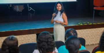 Psicóloga Fernanda Vaz alerta famílias sobre riscos do mundo virtual para crianças e adolescentes