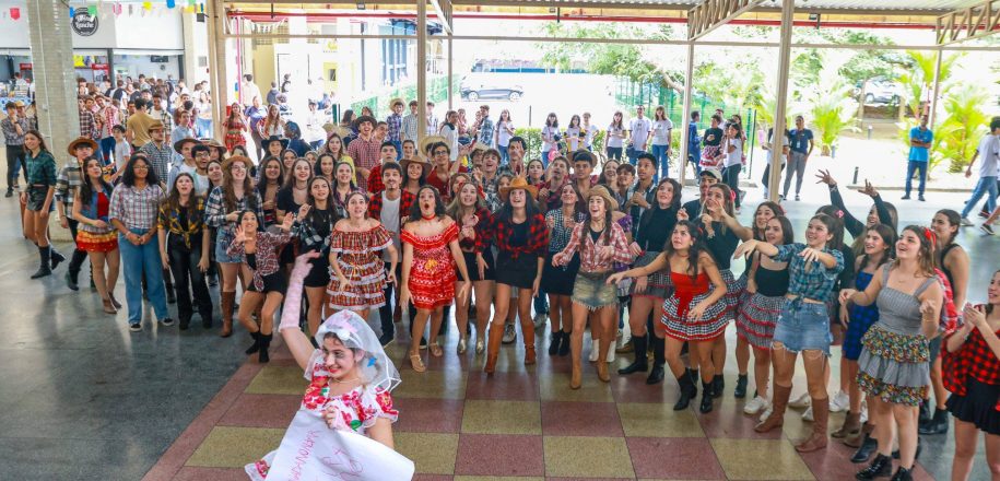 Quadrilha do Terceirão e Casamento na Roça marcam confraternização junina de estudantes do Vieirão