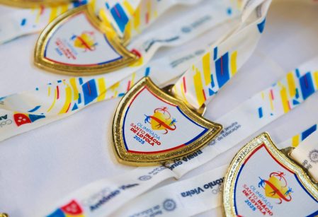 Vieira premia turmas campeãs da Olimpíada Santo Inácio de Loyola 2025