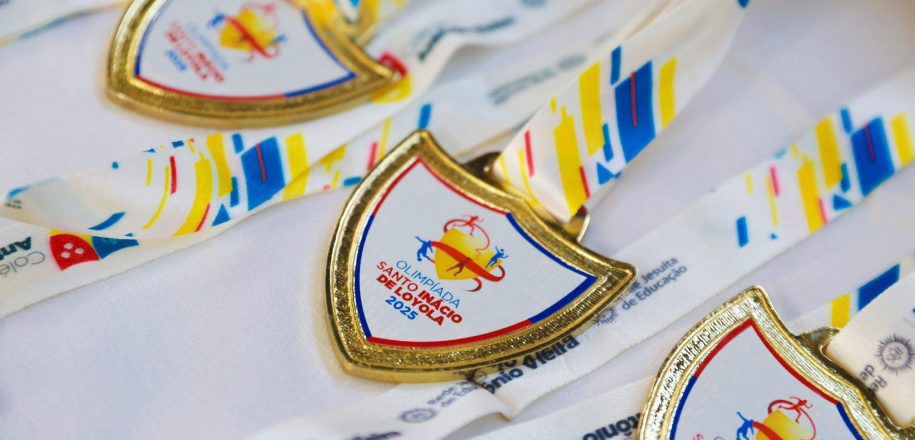 Vieira premia turmas campeãs da Olimpíada Santo Inácio de Loyola 2025