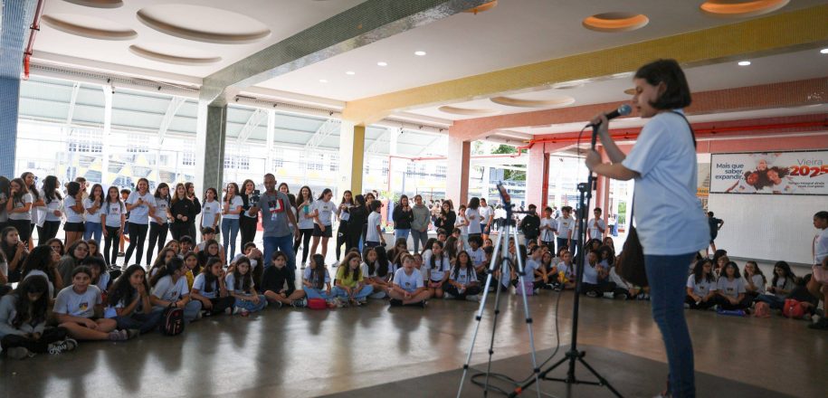 Show de talentos e futmesa marcam comemorações do Dia do Estudante no Vieira