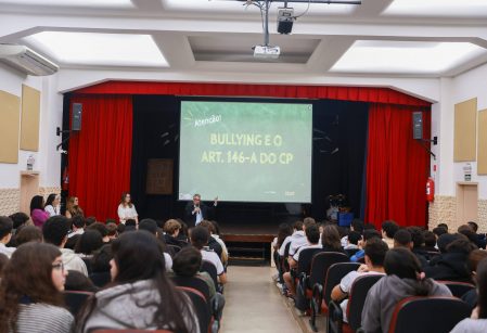 Vieira e MP promovem palestras para estudantes em ação preventiva contra bullying e cyberbullying