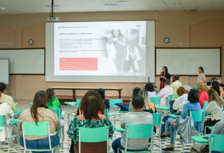 Vieira realiza formação preventiva para gestores e professores sobre assédio no ambiente de trabalho 