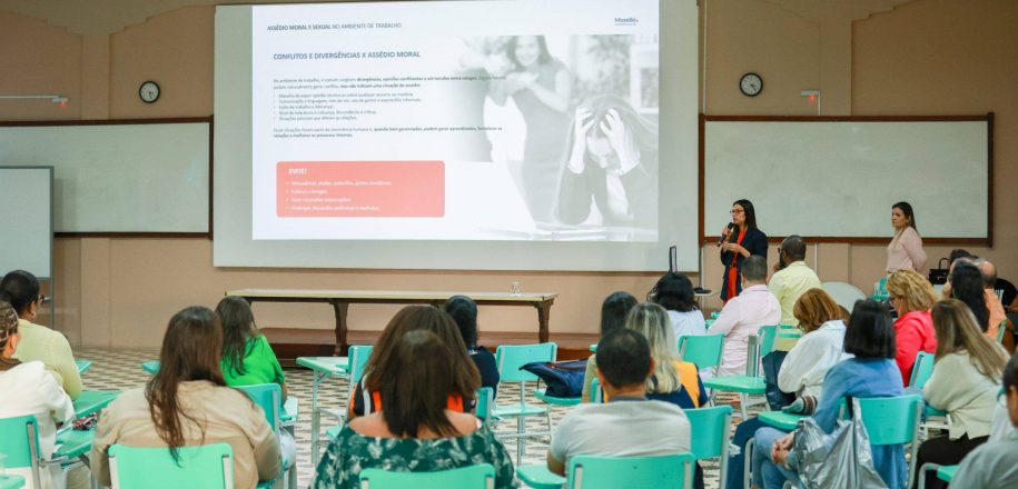 Vieira realiza formação preventiva para gestores e professores sobre assédio no ambiente de trabalho 