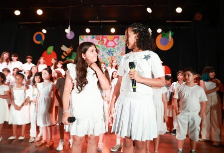 Público lota Auditório Mabel Velloso para conferir Coral do Vieira no Concerto da Primavera