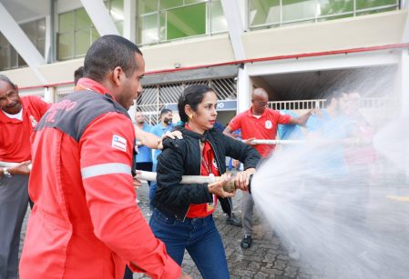 Brigadistas do Vieira têm treinamento sobre primeiros socorros e combate a incêndio
