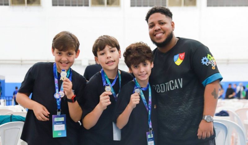 COLÉGIO ANTÔNIO VIEIRA: melhor escola privada na Olimpíada Brasileira de Robótica