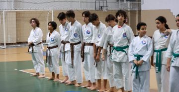 Alunos do Karatê do Vieira demonstram avanços em habilidades no exame de faixa  