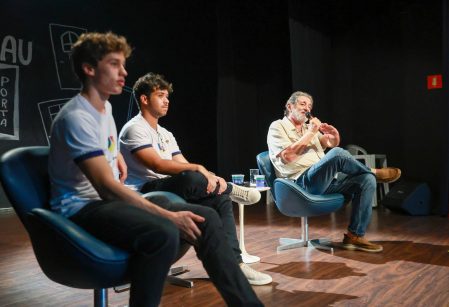 Núcleo estudantil de Finanças e Economia do Vieira promove palestra com ex-presidente da Petrobras
