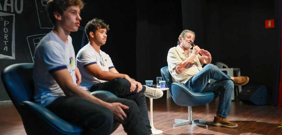 Núcleo estudantil de Finanças e Economia do Vieira promove palestra com ex-presidente da Petrobras