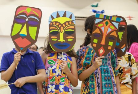 Crianças revelam valorização das influências africanas em projetos pedagógicos do Vieira