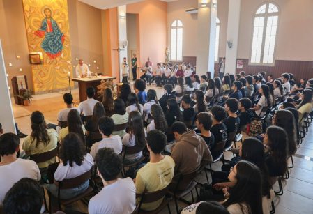 Às vésperas do Enem, estudantes do Terceirão participam de missa especial no Vieira