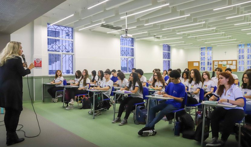 Enem para além dos modelos e módulos. Saiba como o Vieira prepara jovens em seus projetos de vida