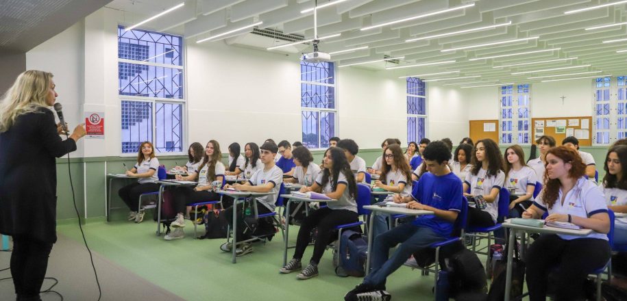 Enem para além dos modelos e módulos. Saiba como o Vieira prepara jovens em seus projetos de vida