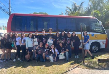 Estudantes do NAV ampliam repertório em atividade de campo no Parque das Dunas