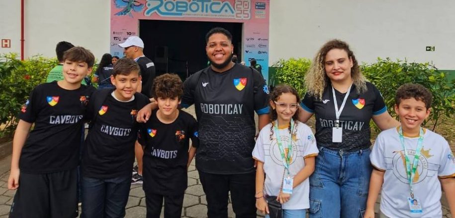 Alunos da RobotiCAV são finalistas do maior evento de robótica da América Latina