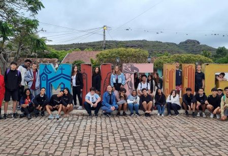 Em excursão para Mucugê, estudantes do Vieira aliam aprendizagens multidimensionais ao lazer 