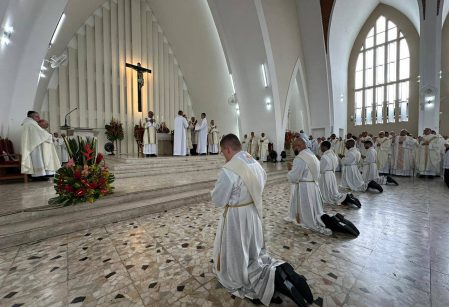 Novos padres ordenados no Santuário Nossa Senhora de Fátima realizam primeiras missas